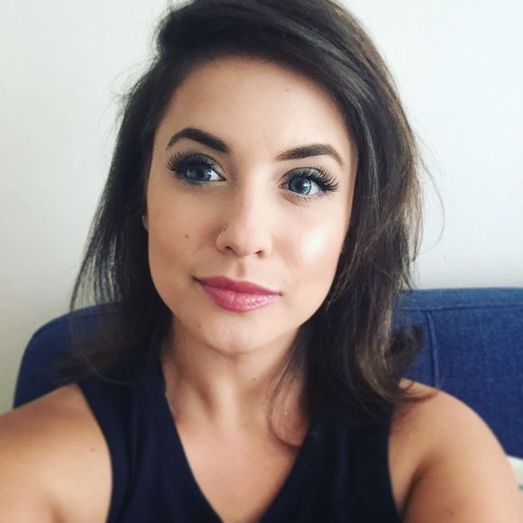 Meet your Posher, Emily - Picture 1 of 1